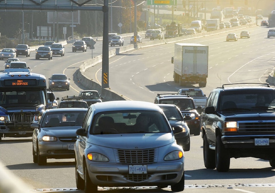 27000763_web1_180624-MRN-M-congested-Lougheed-Hwy.-1113-1c