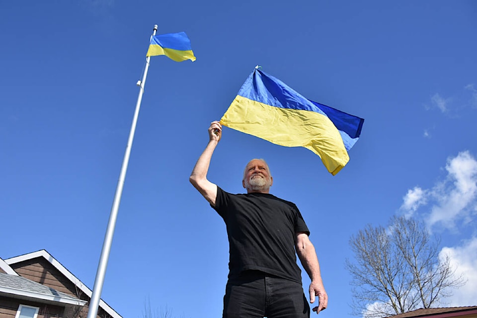 29194914_web1_220308-MRN-CF-Ukraine-flag-flying_3