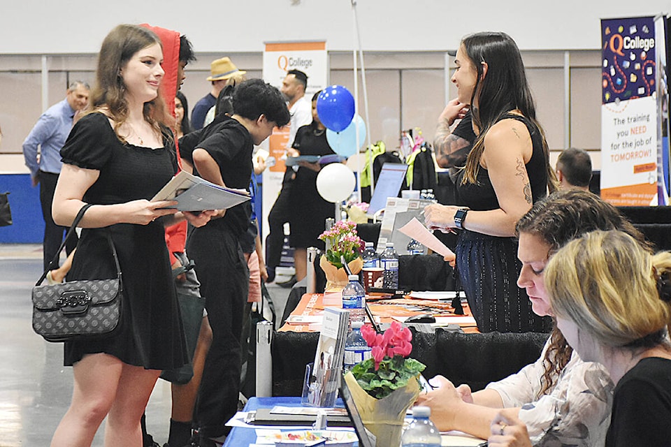 29920457_web1_220728-MRN-CF-Black-Press-career-fair-Haddrell_1