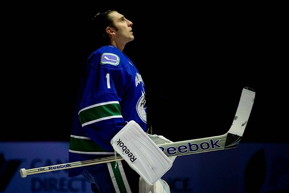 Roberto Luongo, Henrik and Daniel Sedin officially inducted into