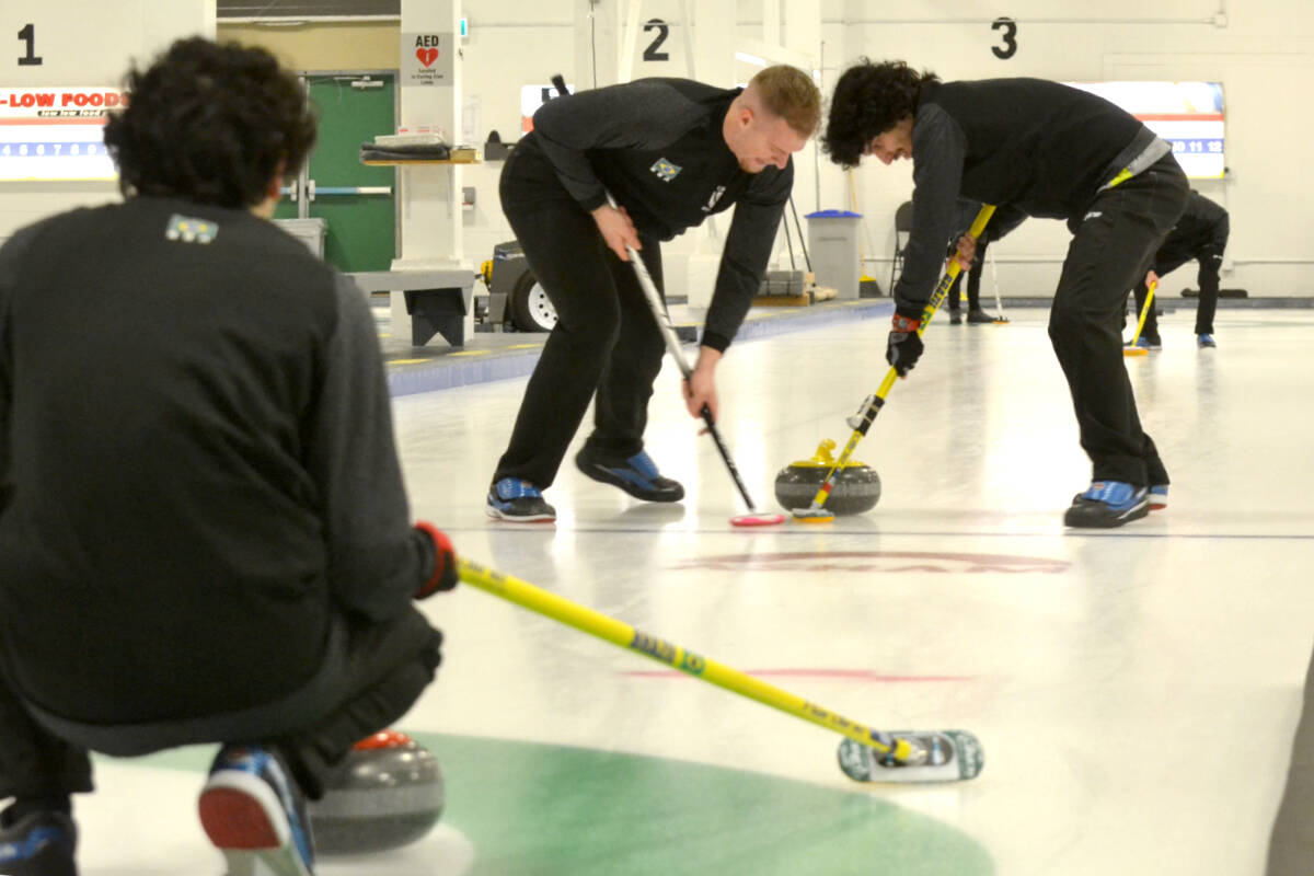 31926880_web1_230221-LAT-TA-JuniorCurlingComp_3