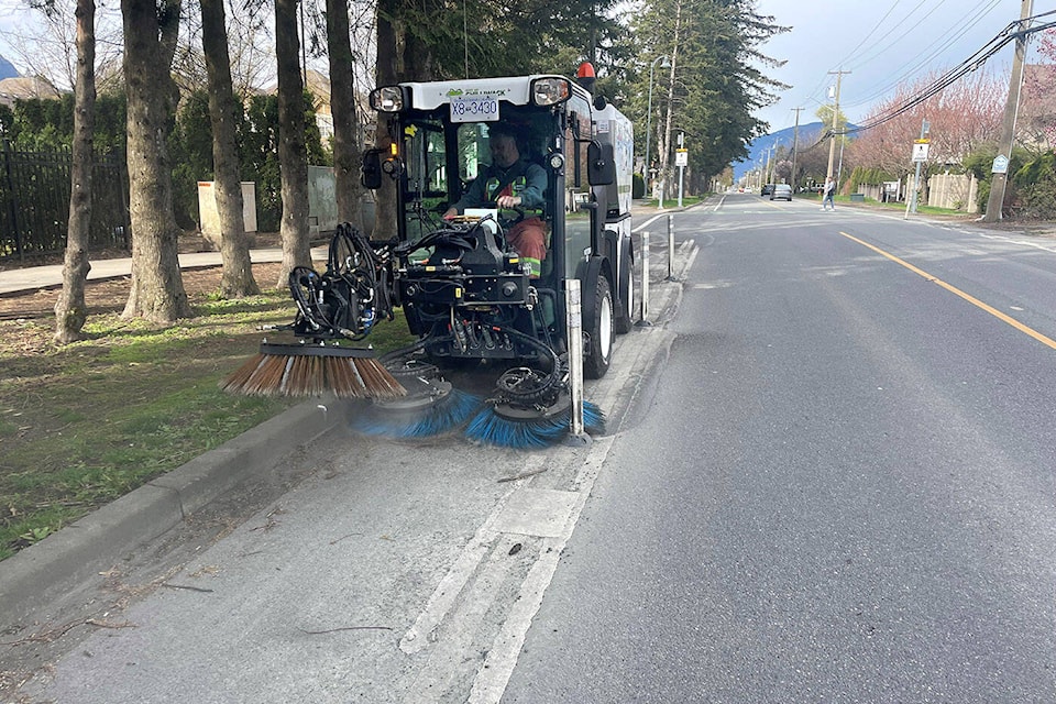 32667937_web1_230421-CPL-Bike-Lane-Sweeper1_1