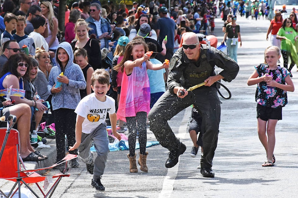 32886353_web1_220531-MRN-CF-Pitt-Meadows-Day-Dingwall-parade_1