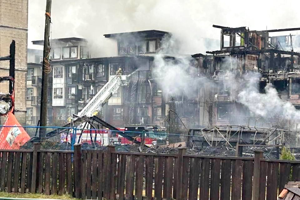 33012171_web1_230610-MRN-BT-HelpingFireVictims-Linsay_1