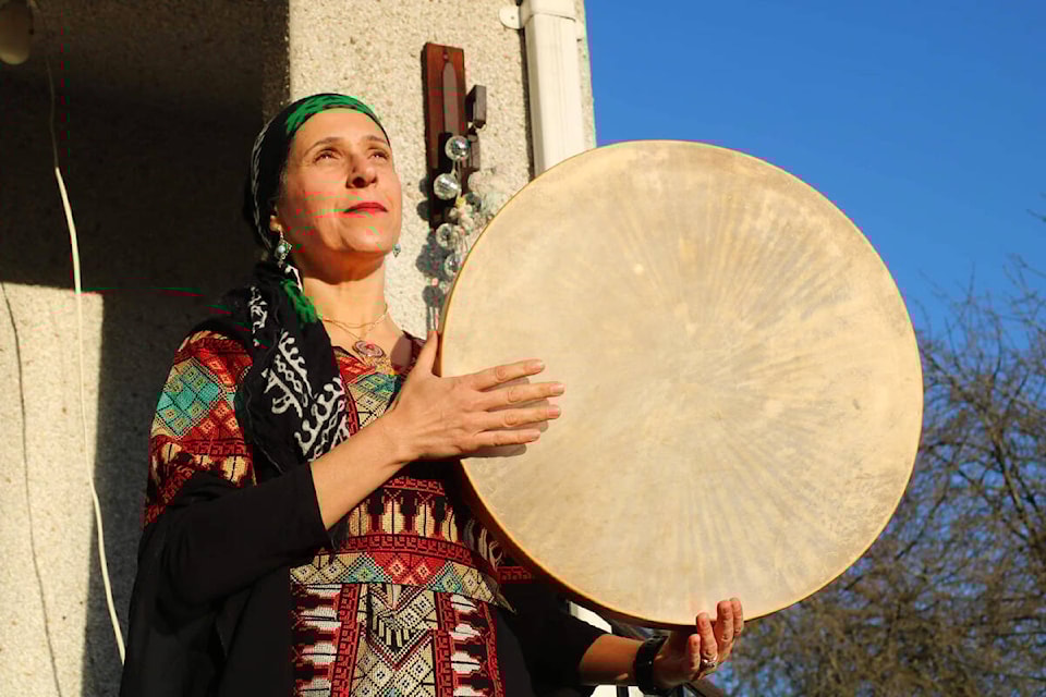 33568651_web1_230810-MRN-BT-CommunityDrumCircle_2