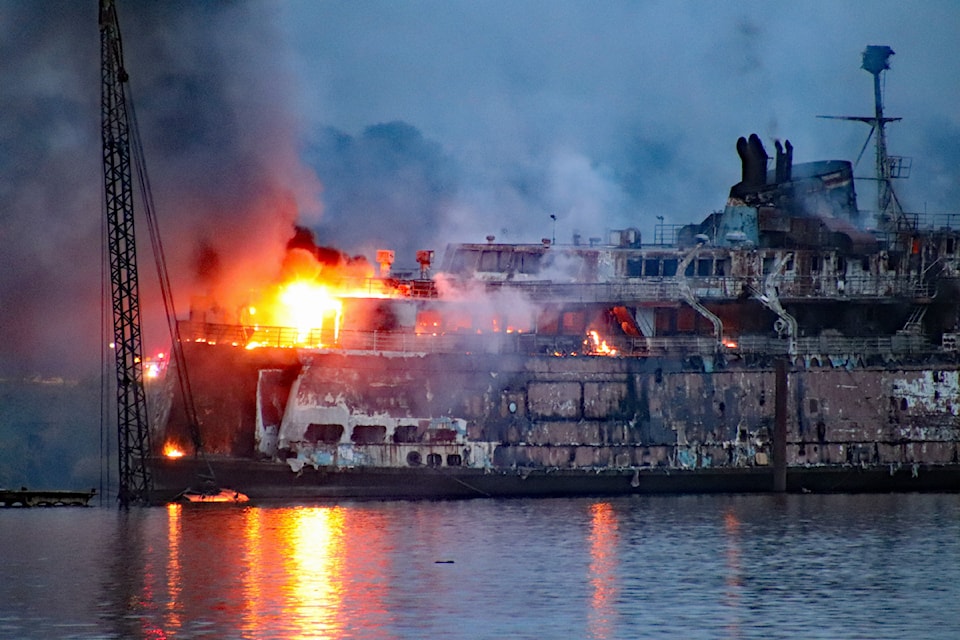 queen-of-sidney-fire-10s-1