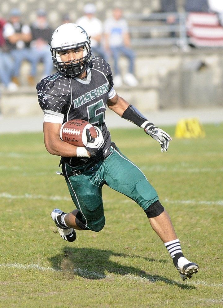 97368missionMissionfootball-JesseWalker-DK