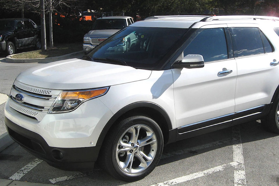 17258041_web1_ford_Explorer_Limited-2011