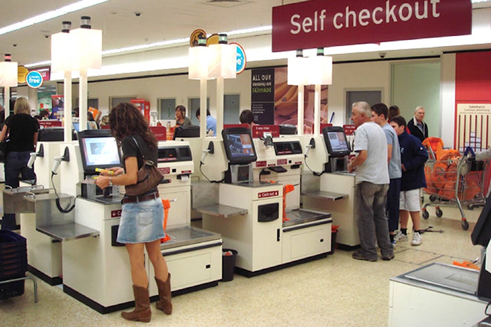 18589932_web1_Self-checkouts