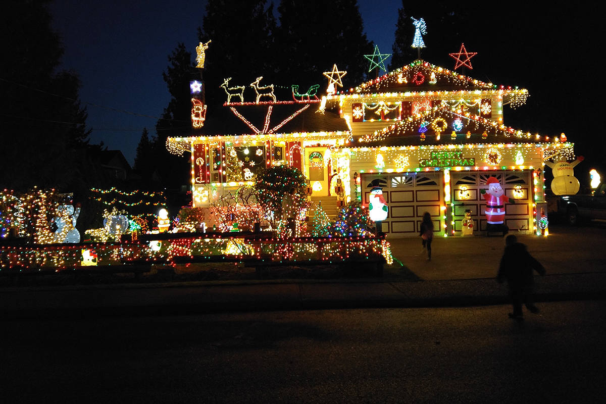 23481097_web1_201203-MCR-Christmas-lights-list-WEB_18