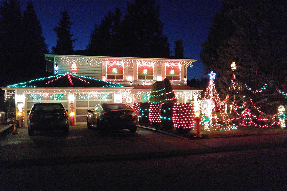 23481097_web1_201203-MCR-Christmas-lights-list-WEB_19