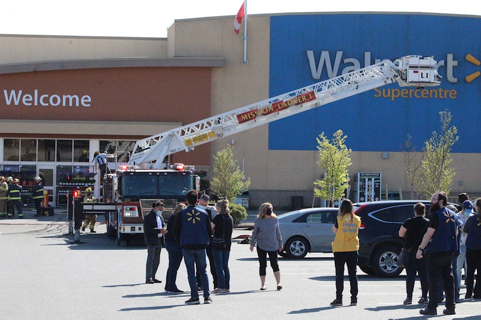 24864444_web1_210416-MCR-firewalmart-walmart_2