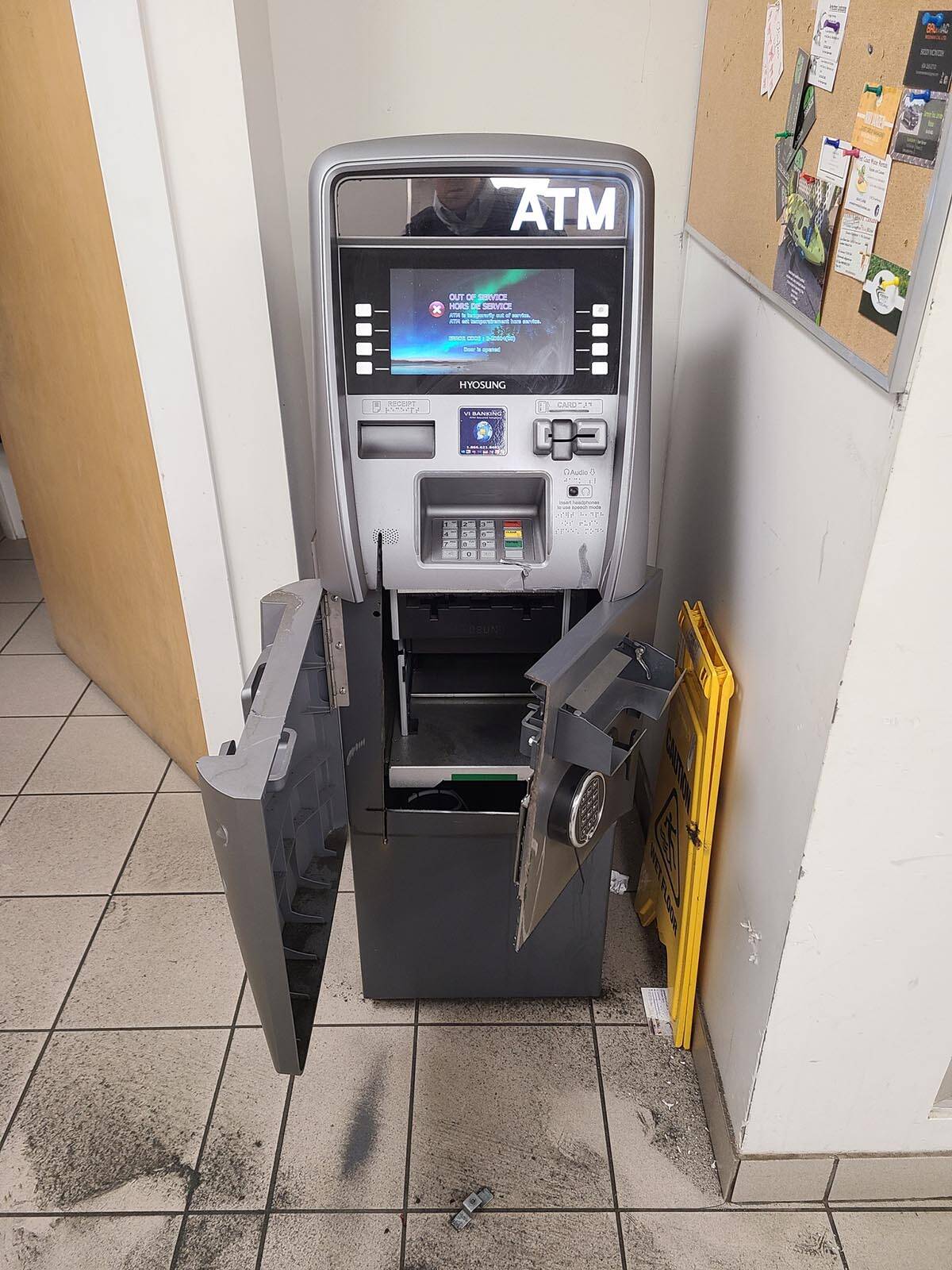 30171186_web1_220826-MCR-ATM-theft-ATM-theft_3