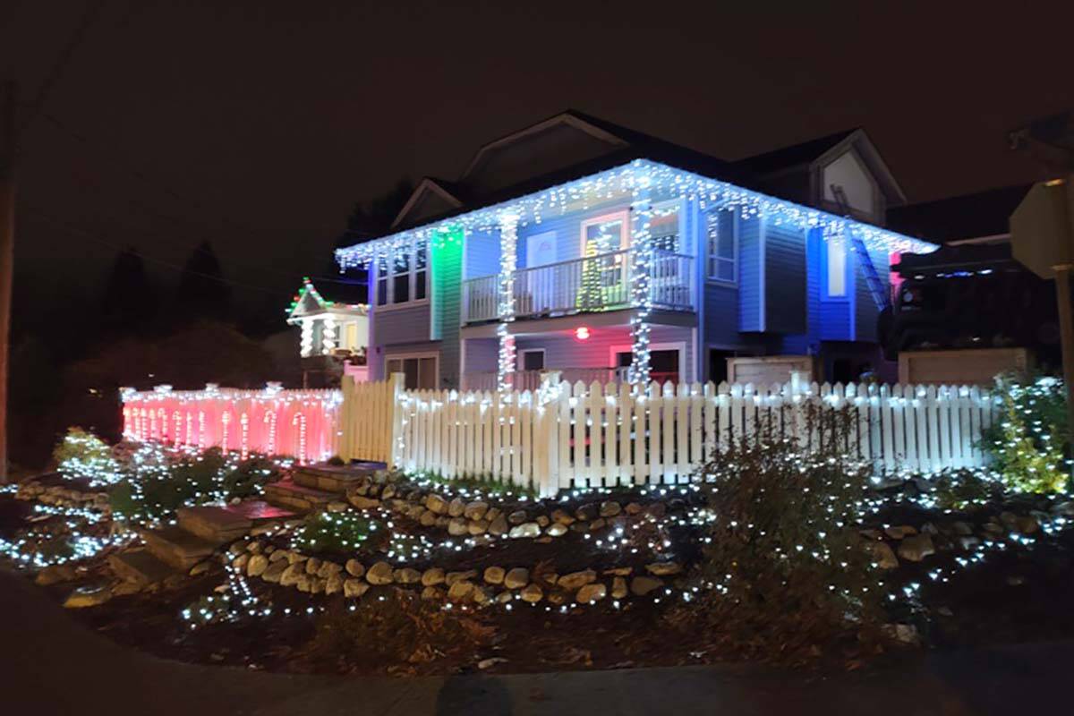 31146805_web1_221215-ABB-Christmas-lights-list_3