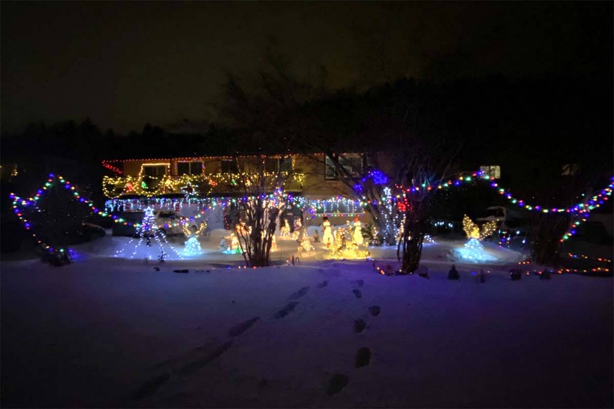 31146805_web1_221222-ABB-Christmas-lights-list_3