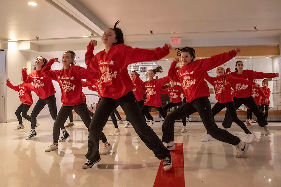 The Mission Leisure Centre played host to free, family-friendly activities on Saturday (Dec. 10, 2022) such as ice skating, swimming crafts, hot chocolate and carolling. /Bob Friesen Photo