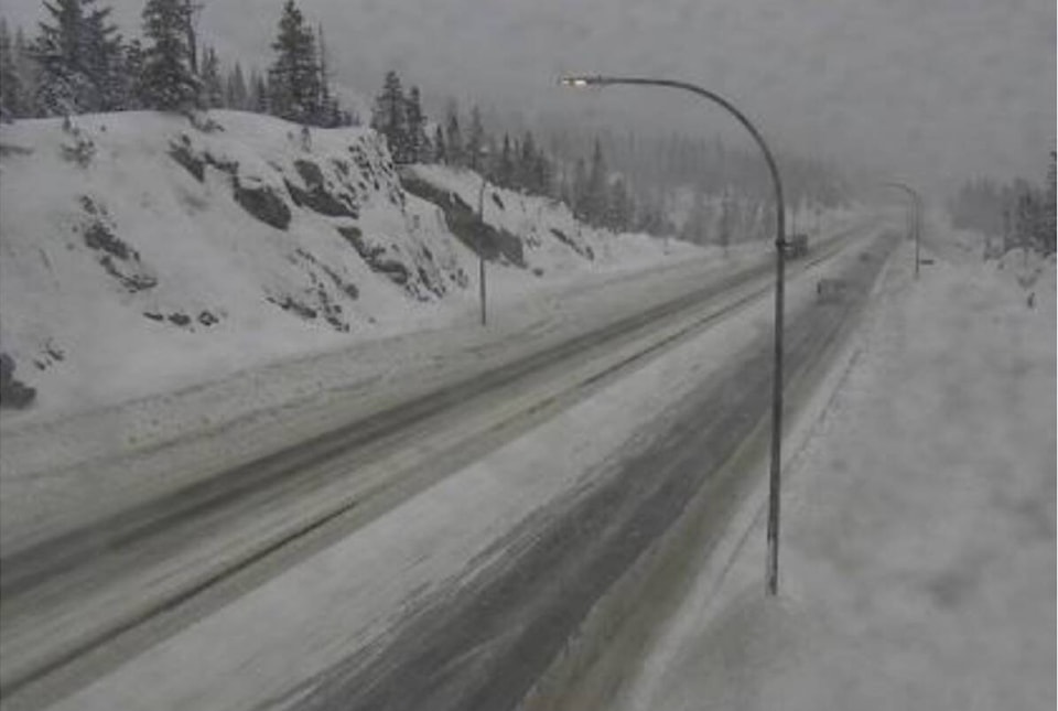 32009490_web1_230302-KCN-coq-snowfall-warning_1