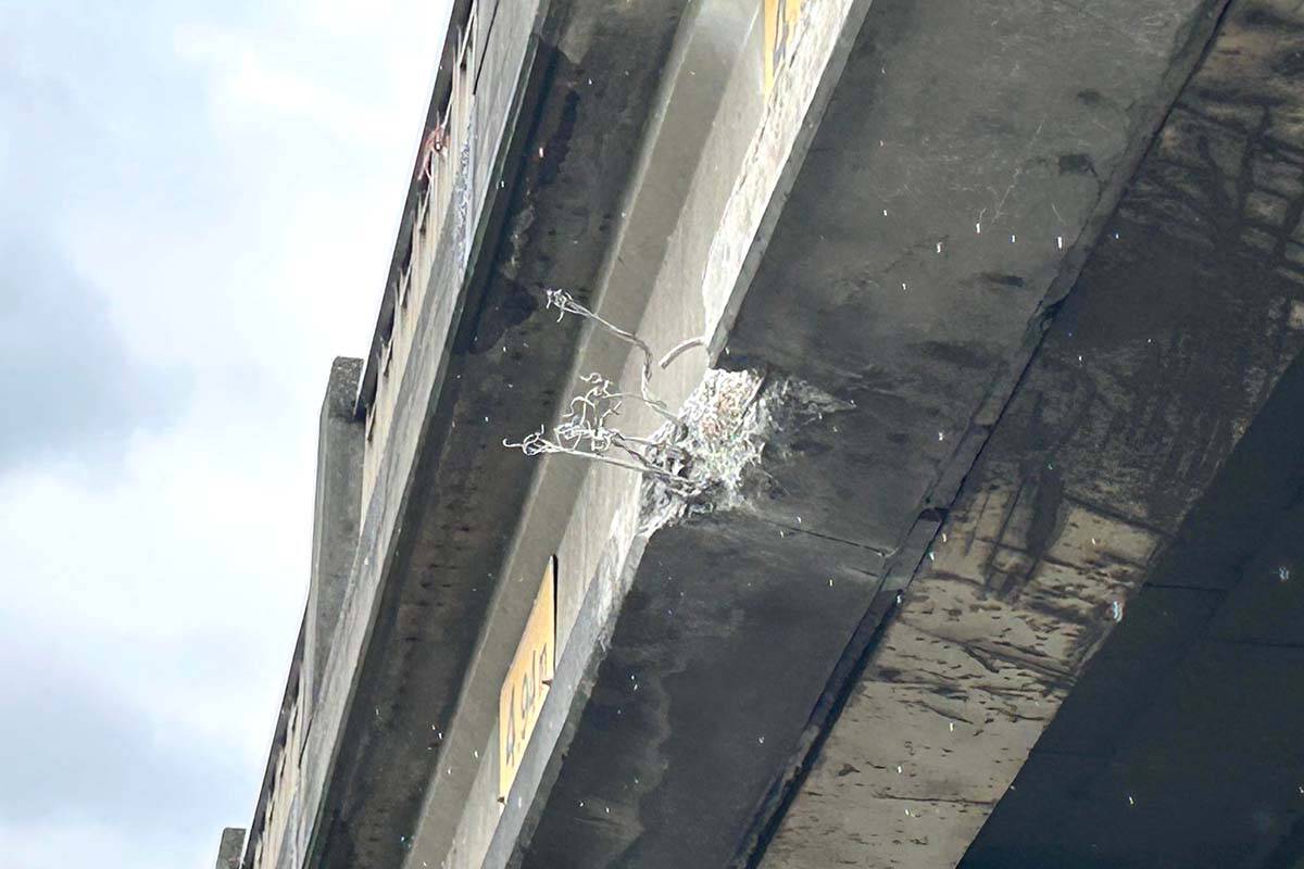 32585247_web1_230504-ABB-overpass-smash_1