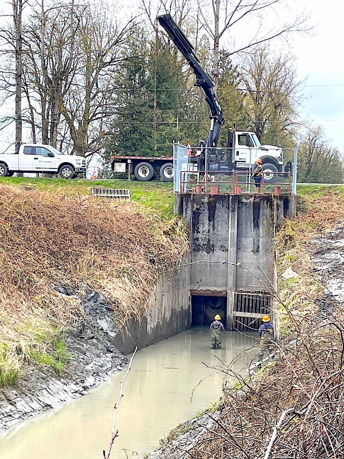 Freshet prep by City of Chilliwack crews at the CHIP gates. (City of Chilliwack)