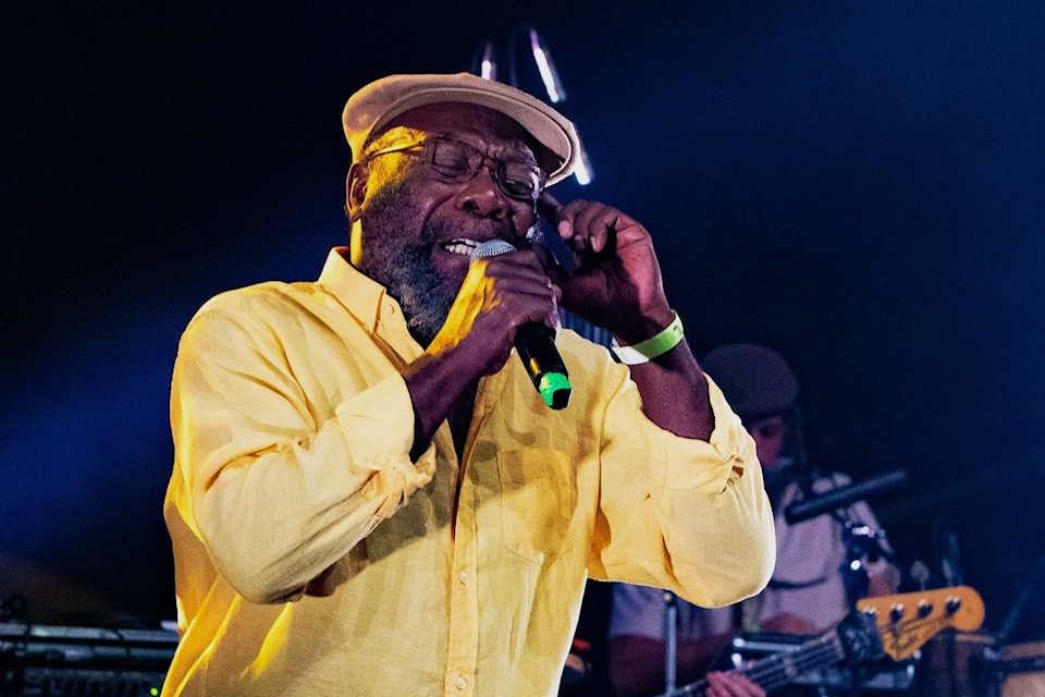 clinton-fearon-is-a-reggae-legend-photo-fearon