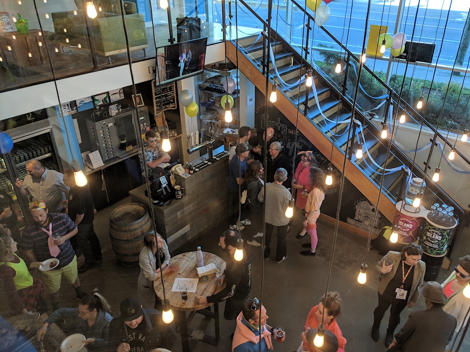 enjoying-the-now-closed-vancouver-island-brewing-tasting-room-photo-by-matt-poirier