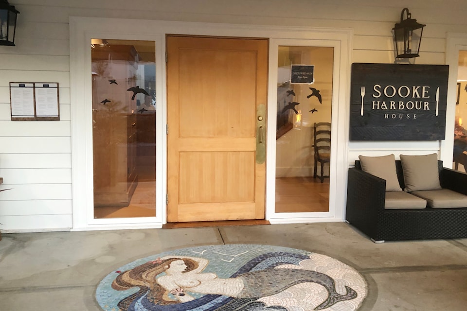 voracious-sookeharbourhouse-door-allanreidphoto
