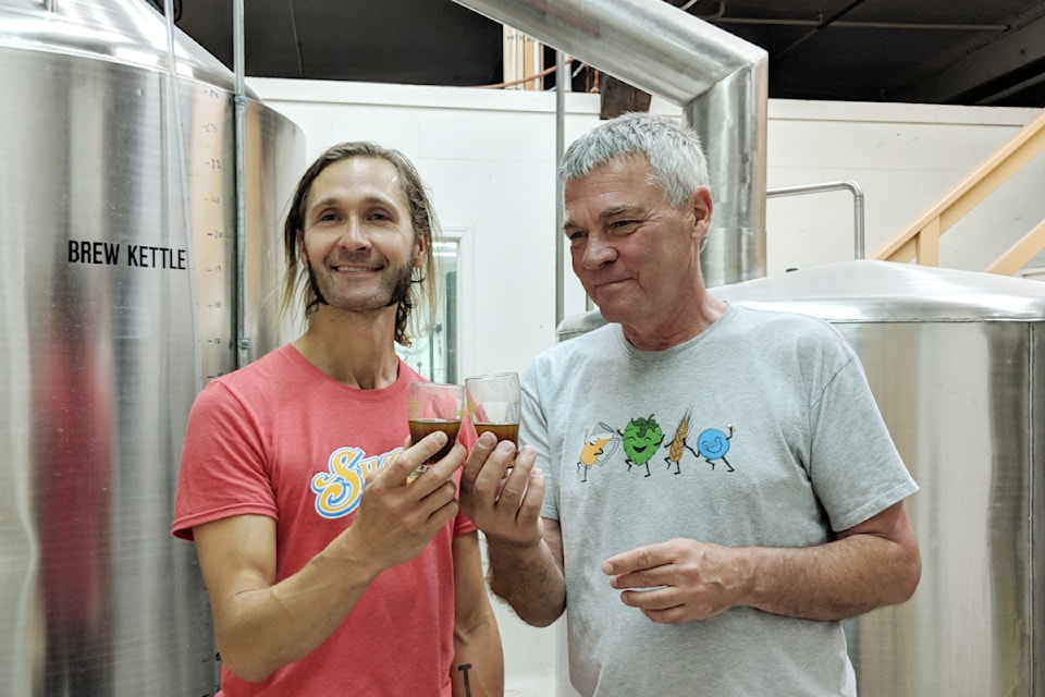 beer-brewmaster-chris-lukie-and-gcbfs-gerry-hieter-celebrating-their-2018-collaboration-brew-photo-by-mathieu-poirier