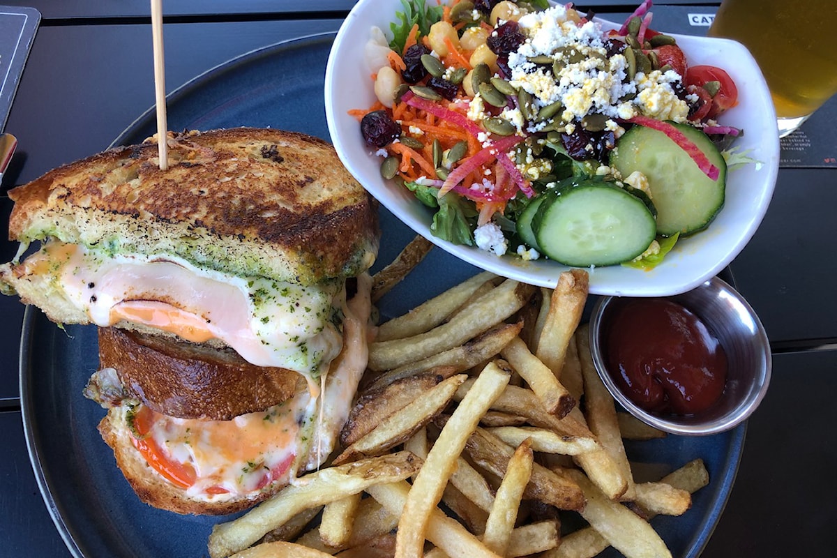 Saxe Point Public House returns English style pub flavour to Esquimalt Saxe Point Public House returns English style pub flavour to Esquimalt