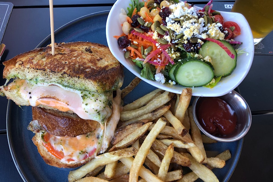 voracious-saxe-pointe-public-house-grilled-cheese