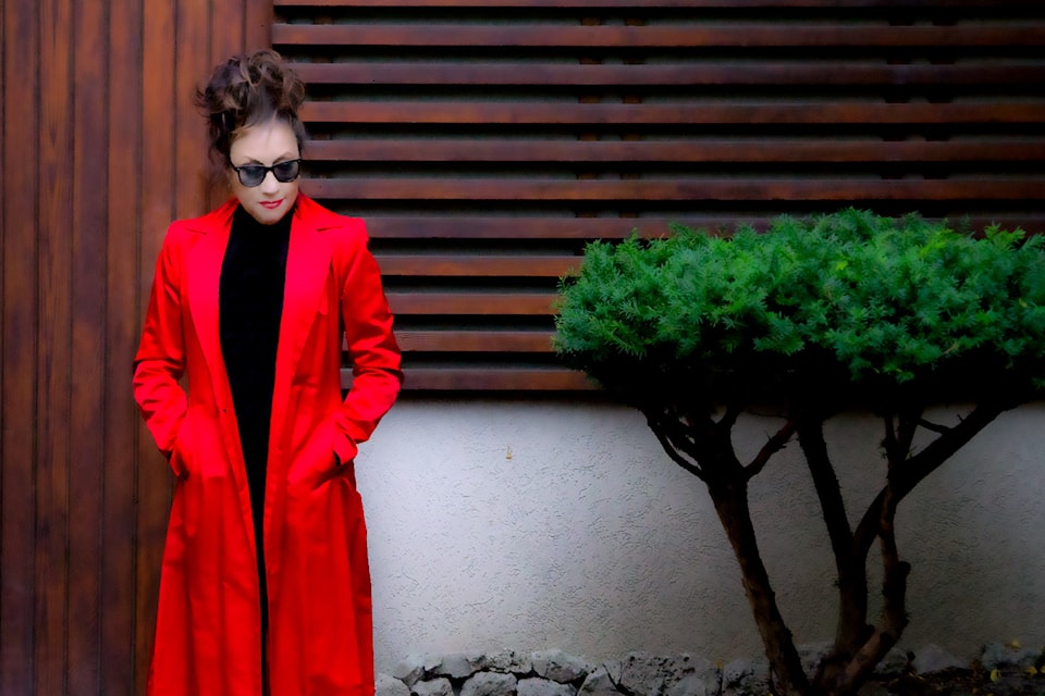 holly-cole-photo-greg-cropped