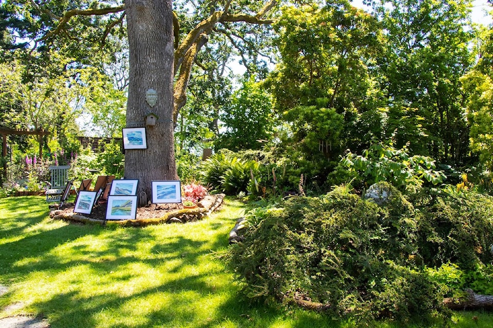 combining-art-and-nature-is-a-natural-fir-in-the-urban-art-tour-photo-apel