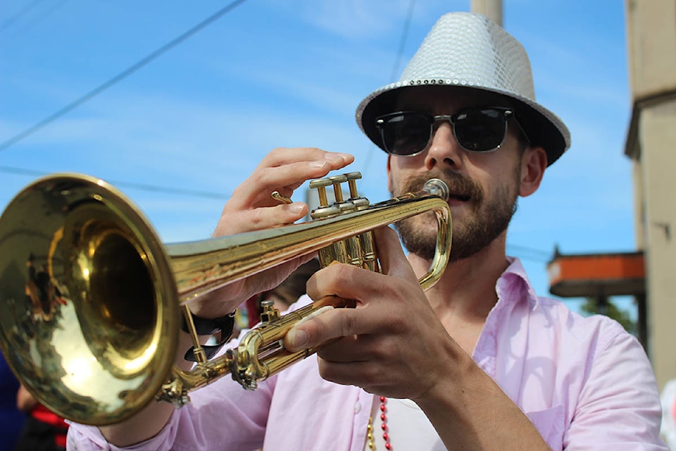10241502_web1_180118-NBU-jazzfestgrant