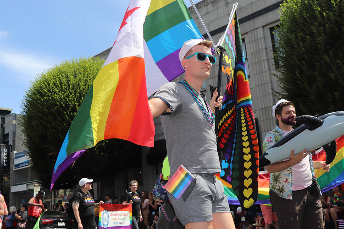 12639612_web1_VNE-PrideParade2