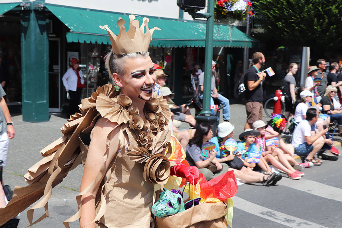 12639612_web1_VNE-PrideParade3