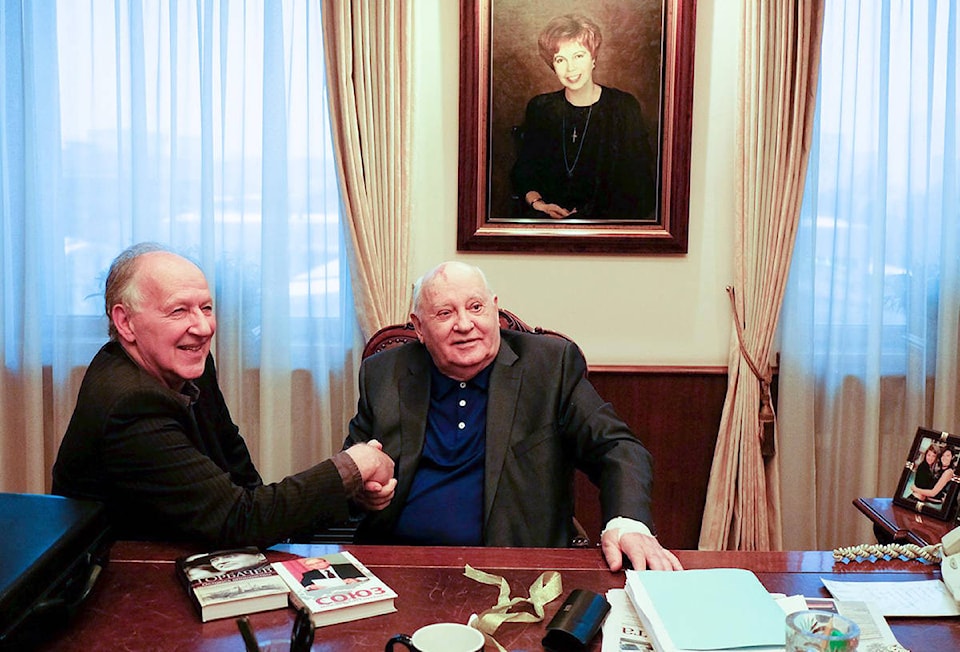 16991173_web1_MMA-KayColumnMeetingGorbachev