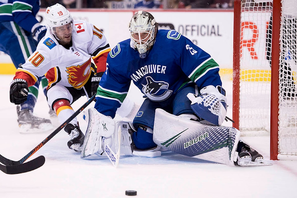 17367435_web1_181003-IFD-Canucks-Flames3