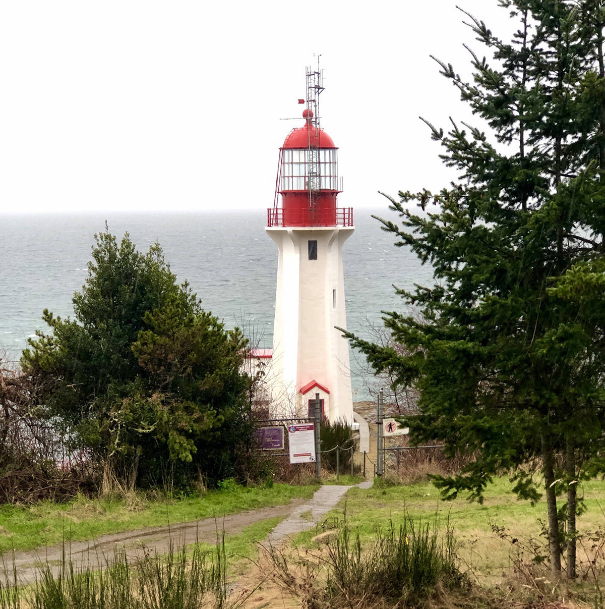 20944377_web1_MMA-TessColumn-SheringhamLighthouse