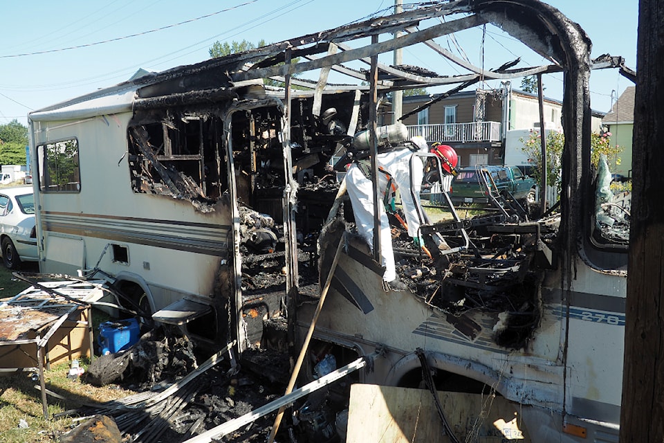 240712-nbu-motorhome-fire-p7120189