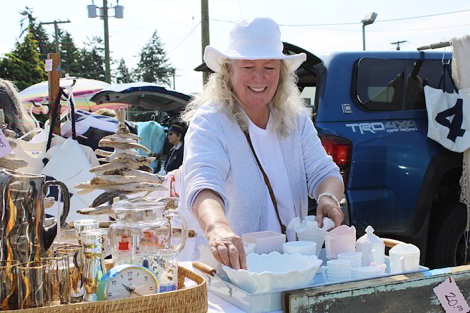 240604-nbu-parking-lot-sale-img_1156