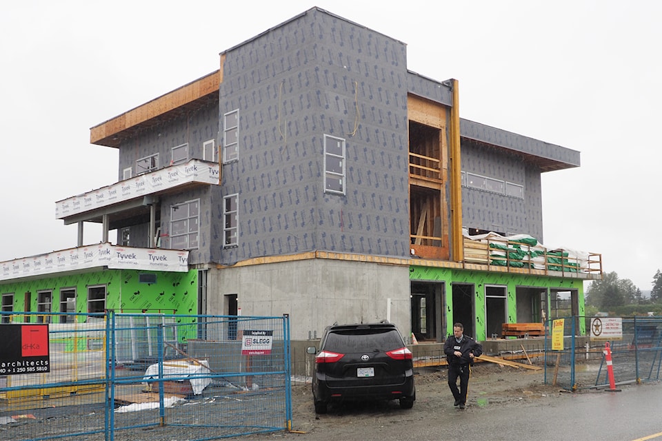 240925-nbu-3700blk-shenton-p9251549
