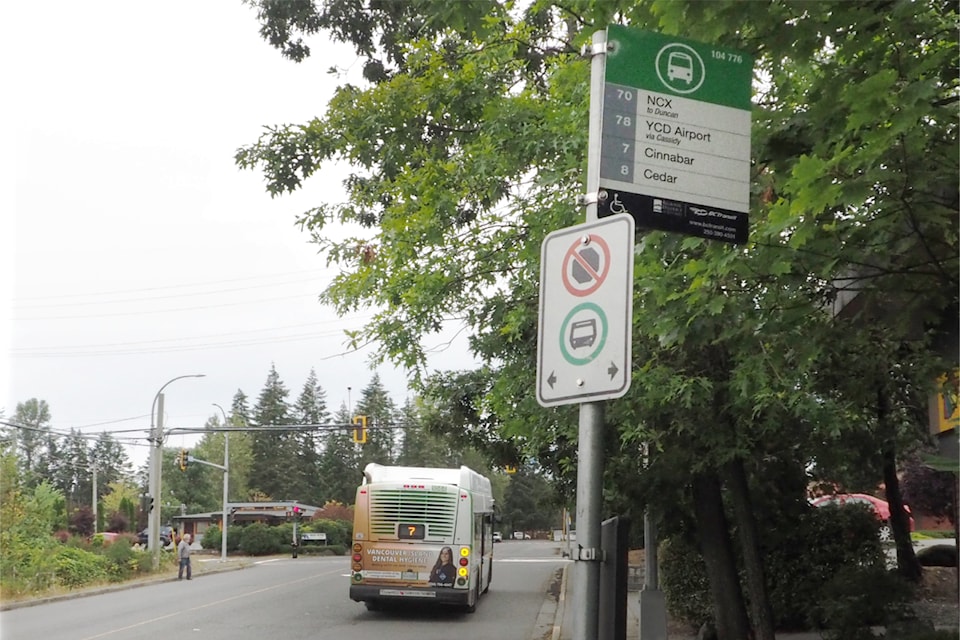 250319-nbu-duncan-bus-stop-p8211209