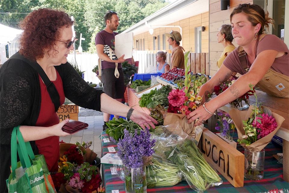 250707-nbu-montessori-farm-market-p1040640