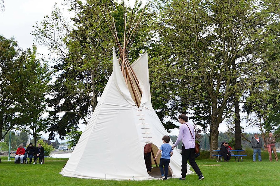 29535194_web1_copy_220622-nbu-indigenous-day-fest-teepee_1