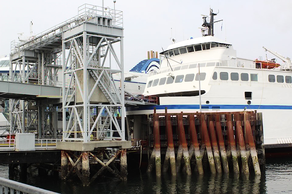 bcferries-departure-bay-terminal-1-queen-of-oak-bay_5890