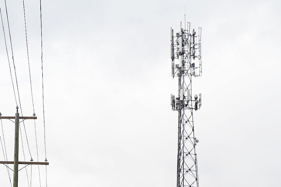 cell-tower-lattice-full-vertical-p2251543