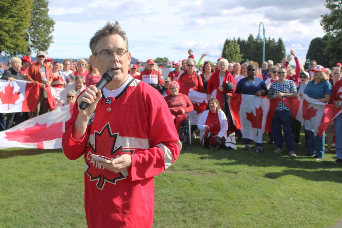 Man behind viral Vancouver Island event sends SOS to U.S. health-care workers