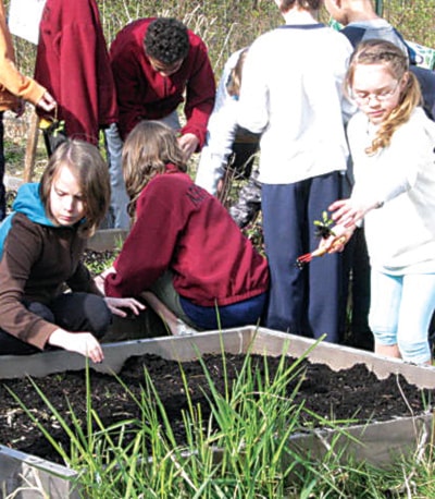 71618nanaimoAspengroveEarthDayweb