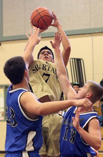 83957nanaimocedar_ballenas_basketball_IMG_7986