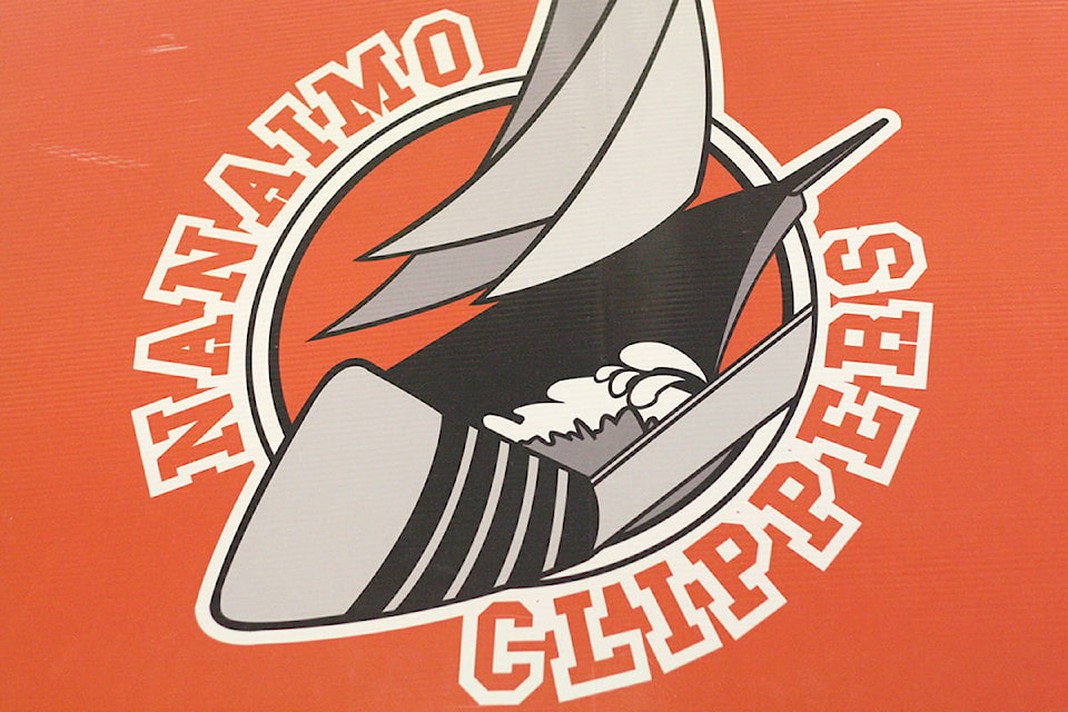 web1_nanaimo-clippers-hockey-IMG_5367