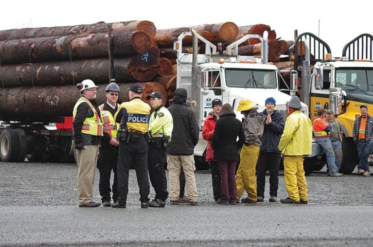 21232nanaimoCLoggingProtest-IMGP0614